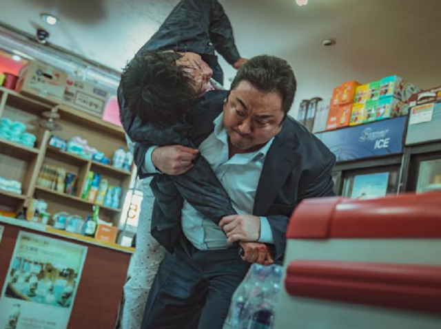 菜菜新片推介：“胖大叔”马东锡：《犯罪都市2》动作戏升级