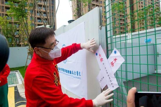 上海新增死亡38例，最小50岁！北京53+6！巴菲特成功击退“逼宫”