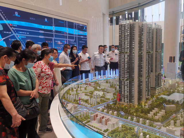 广州五一楼市直击：有盘要排队半小时进场，有盘可无理由退房