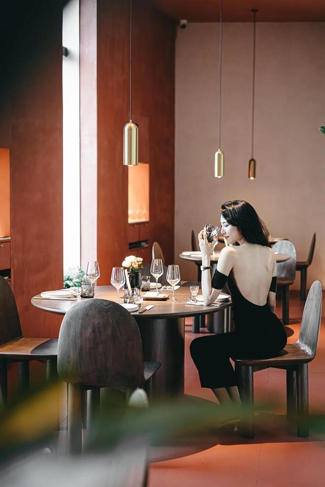 寻味南洋，致美人生星叶南洋料理首驻华中，武汉万象城形象店启幕