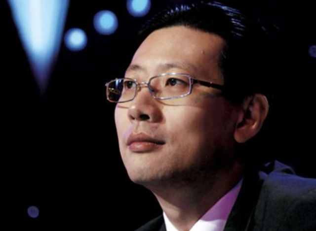 他54岁，身价200亿，被戏称“买下整个中国互联网的男人”