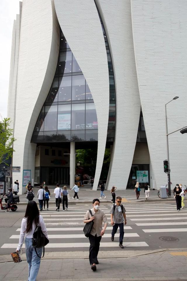 日韩6月相继开关 香港网友：去染病毒？