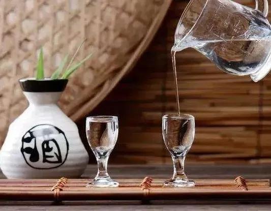 均瑶健康：参与同行破产重组，益生菌白酒未来可期