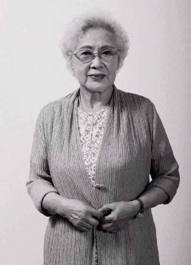 曾江后，人民艺术家秦怡辞世，还有哪些年轻演员能撑起影视圈？