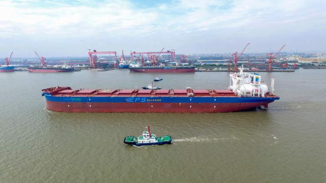 一船交付两船出坞，外高桥造船单日完成3大生产节点！上海三大船企全面实现复工复产