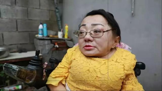 山东女人，身高96厘米，7年前为残疾养子找亲生父母，如今怎样