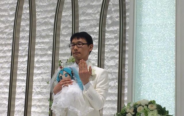 日本小哥和初音结婚，两年后老婆暂停服务，只剩一句“无法连接”