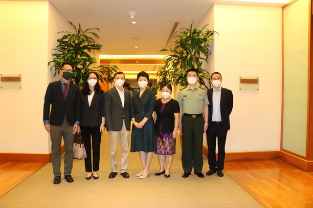 驻新加坡大使孙海燕抵新履职