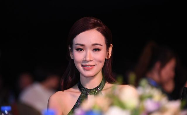 打死也不说孩子生父的5位女星，有人未婚生子，有人离婚后生三胎