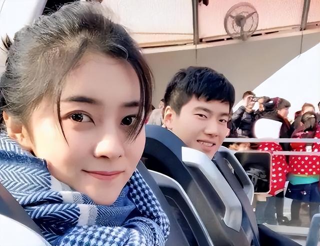 国乒梁靖崑分手了？女友颜值高身材好，为事业“变心”球迷很理解