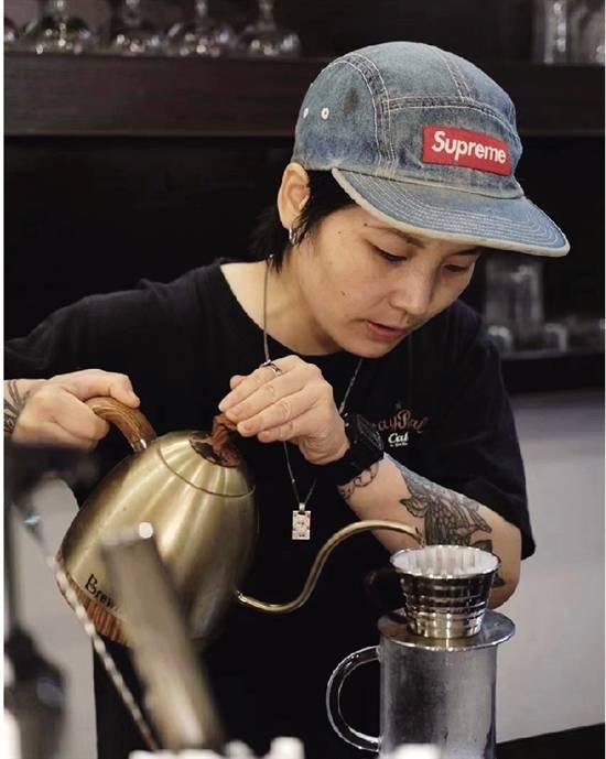 “咖啡魂”一直在燃烧！这些疫情下也未曾停歇的杭城咖啡馆主理人，把自己的店变成了一束光……