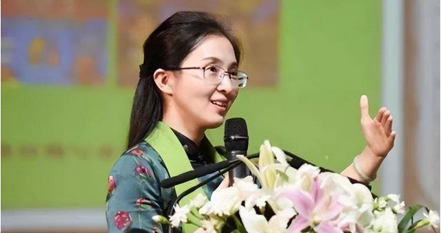 湖南女人，从“最美校长”，变身“文字小偷”，应不应该被原谅