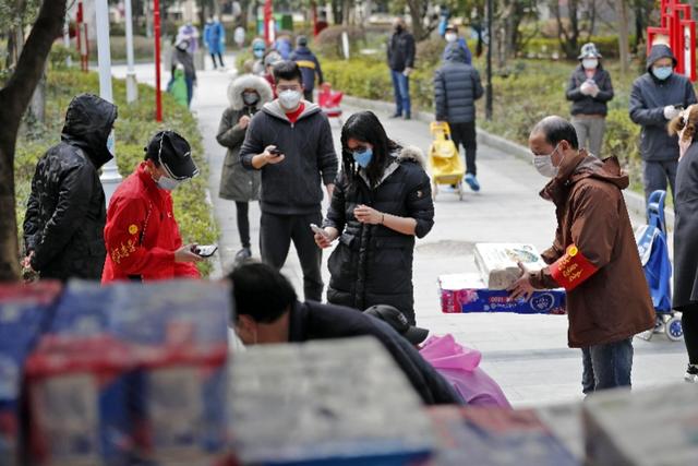 学者复盘武汉封城时的食品保供：政府成“开放协调者”是关键
