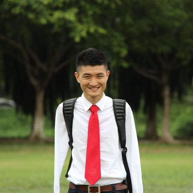云南小伙，7岁失去双臂，成高考状元，去剑桥读研，还创业，凭啥