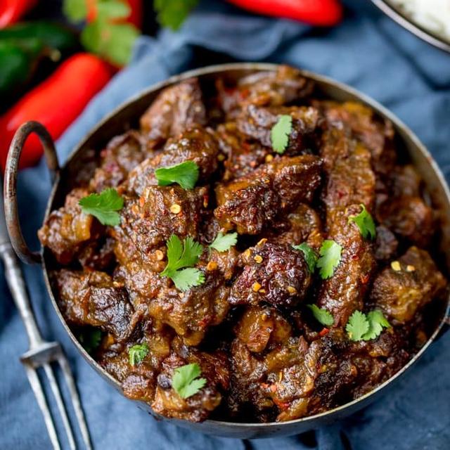 Rendang咖喱椰奶炖肉，这是一道美味的印尼菜
