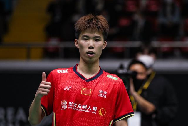 翁泓阳未能延续爆冷，0-2不敌马来西亚一哥，国羽男单无缘决赛