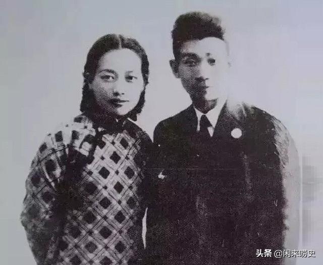 1942年，郁达夫避难苏门答腊，改姓名，开酒厂，被迫给日军当翻译