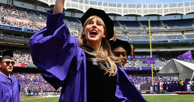 毕业季｜纽约大学毕业典礼Taylor Swift：永远不要为尝试感到羞耻