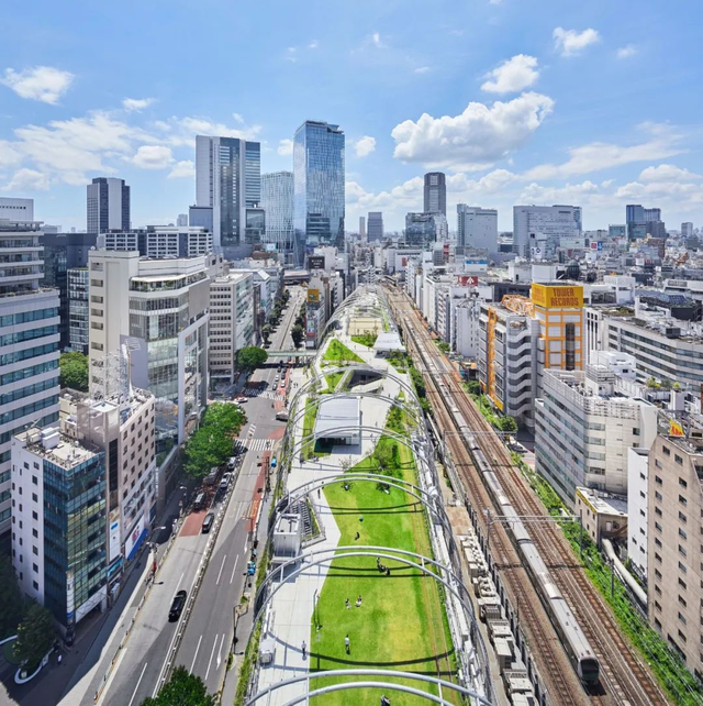 除了MVRDV 的“橙色”屋顶和“粉色”楼梯，屋顶空间还可以这样用