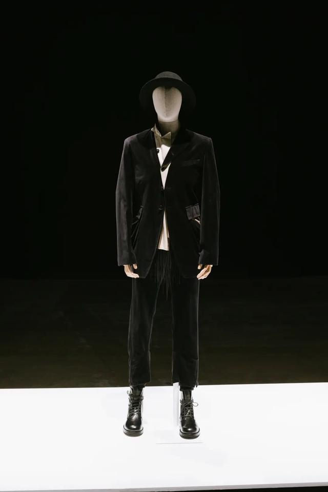 Ann Demeulemeester 她似归来，却已前行