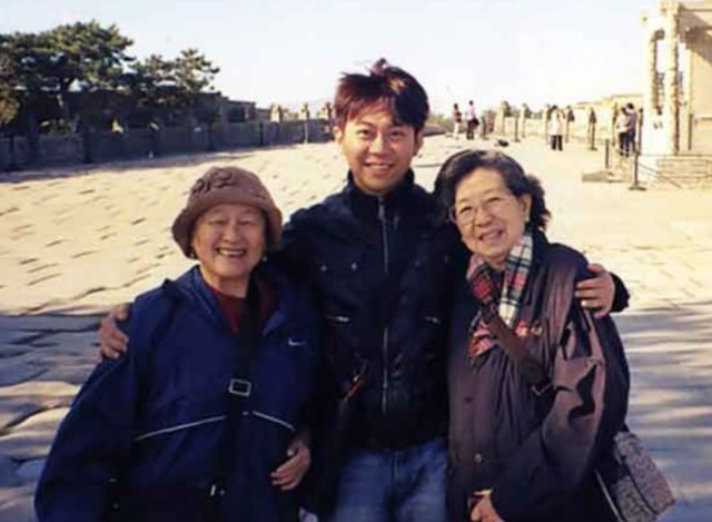 06年，浙江男子邂逅新加坡“干奶奶”，带妻儿住豪宅，奶奶：孽缘