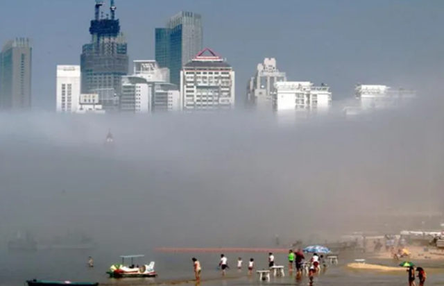来自平行世界的“幽灵货船”？新加坡海岸空中惊现海市蜃楼