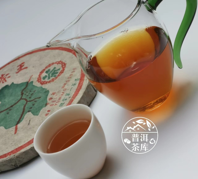 2004年班章野生茶王丨马来西亚回流丨限量8400饼丨蜜香花香原野香