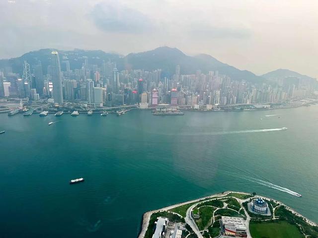 新加坡是否是香港未来的竞争对手？