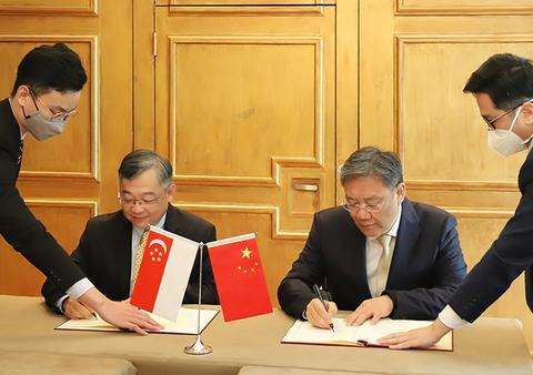 王文涛会见新加坡贸易及工业部部长颜金勇