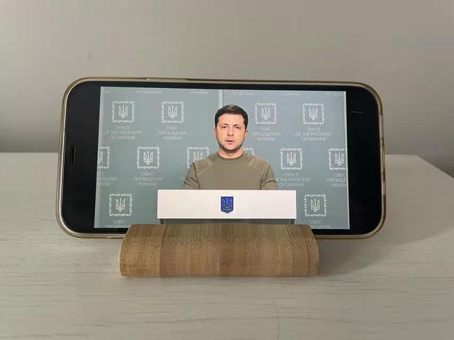 早安！世界丨香格里拉对话会今开幕；英国发现“最大恐龙”