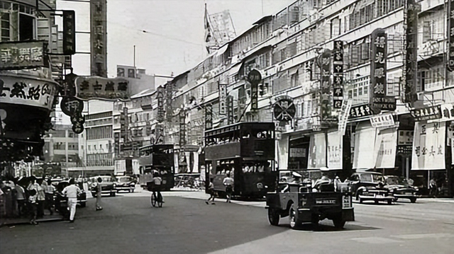 1955年，周总理座机坠毁，远在台湾的蒋介石听闻后说了一番话