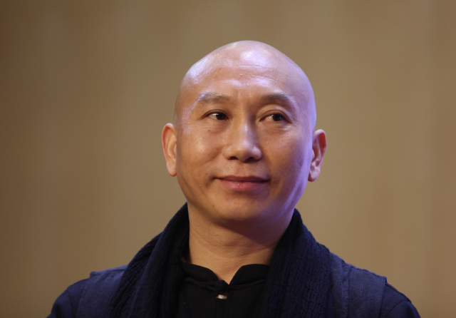 “周黑鸭”周富裕：靠卖鸭子赚百亿，为了公司上市，改掉妻子国籍