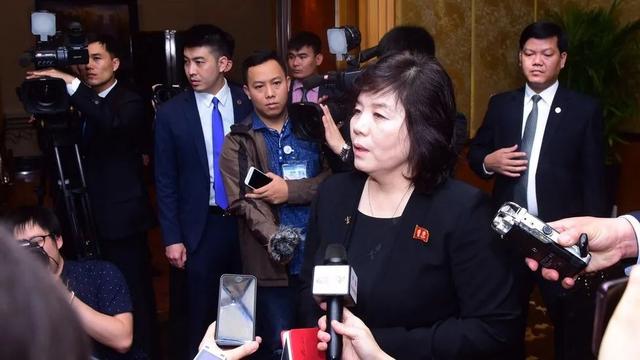 崔善姬当选朝鲜首位女外相，她是金正恩谈判桌上的“黄金搭档”