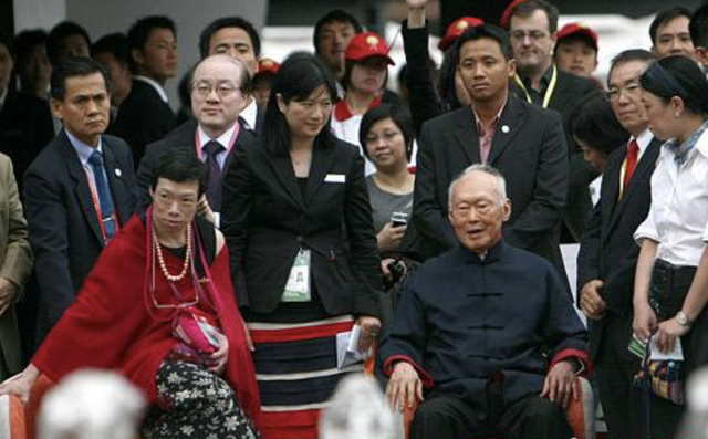 唯一在位31年的华裔总理，将一贫如洗的国家，建设成为了发达国家