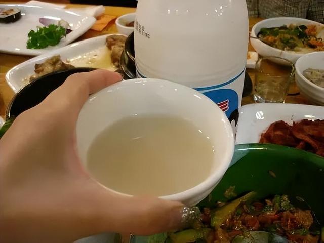被一瓶米酒拯救的失意上班族，心灰意懒时，找找童年的梦