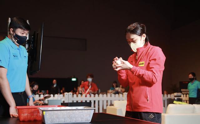陈梦点名发出挑战！击剑美女孙一文不甘示弱，立刻迎战作出了回应
