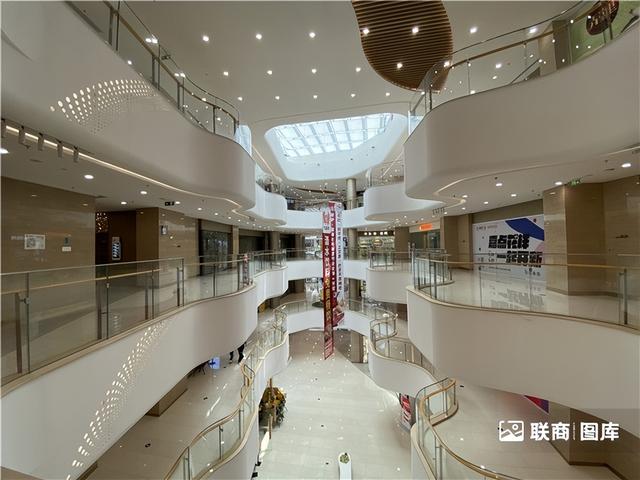 “鸽王”、潮玩街区…实探杭州近期新开的三个商场