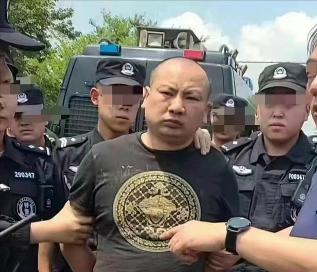 十国华人眼中的唐山打人事件：心痛女孩 怒斥凶手 叹息无人相助