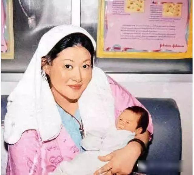 豪门梦碎，星途尽毁，8位“未婚生子”的香港女星，各有各的苦衷