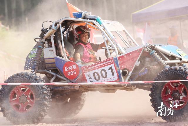 “石头哥”的飞驰人生：赛场上激情，赛场外温情