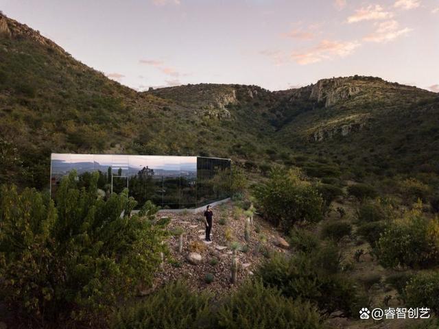 矗立山腰，尽观火山的墨西哥镜面小屋 Casa Etérea