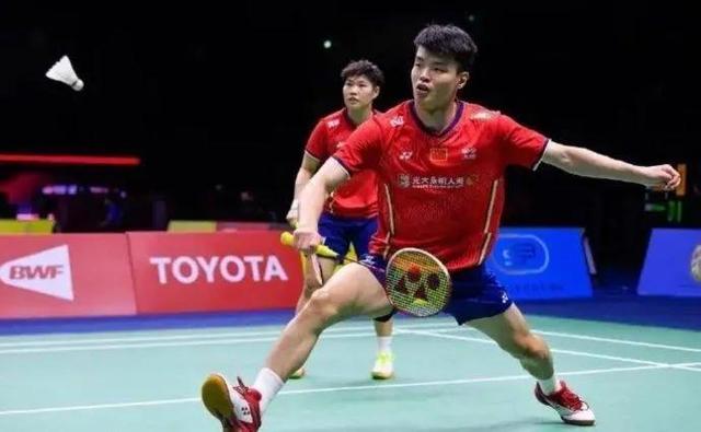 印尼公开赛：奥运冠军黄鸭组合逆转晋级！单局比分26：24