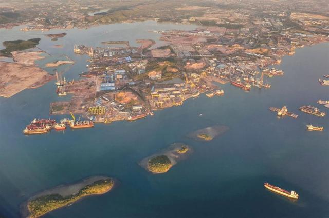 外媒：印尼海军扣留外籍油轮，私下要求37.5万美金作为赎金