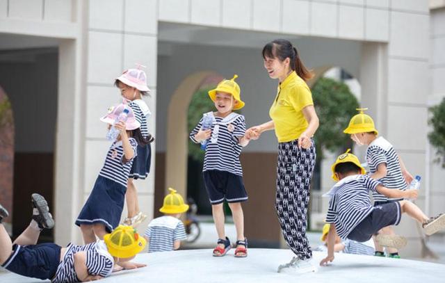 新宏学校：一群志趣相投的人，办一所人民满意的学校