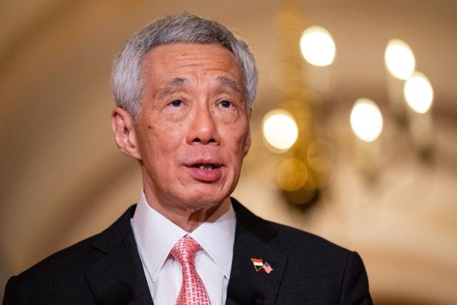 大国博弈，新加坡这种小国该往哪站？李显龙的稀泥就快和不下去了
