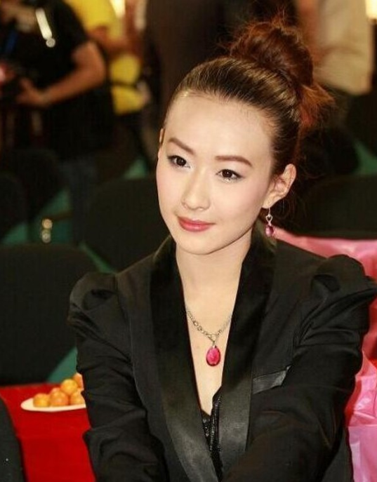 父母兄长，接连去世，85后美女林晓芸继承家业，坐拥千亿公司