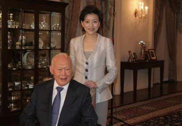 唯一连任50年的华裔家族，将国家建设成为发达国家，至今富得流油