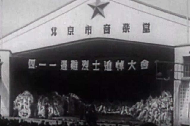 1955年，周总理座机坠毁，远在台湾的蒋介石听闻后说了一番话