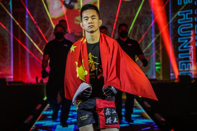 ONE158：达万猜KO对手，谢维冲击世界前五失利