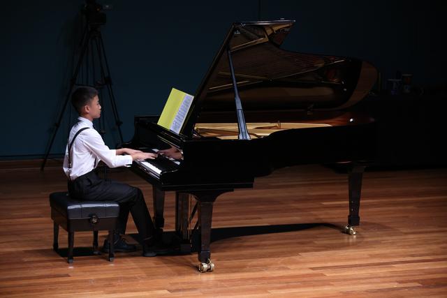 「新加坡青少年音乐会」用汗水诠释成长，让梦想在琴键上飞扬